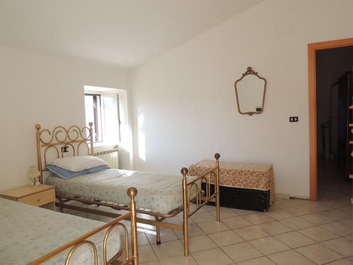 Image No.17-2 Bed Property for sale