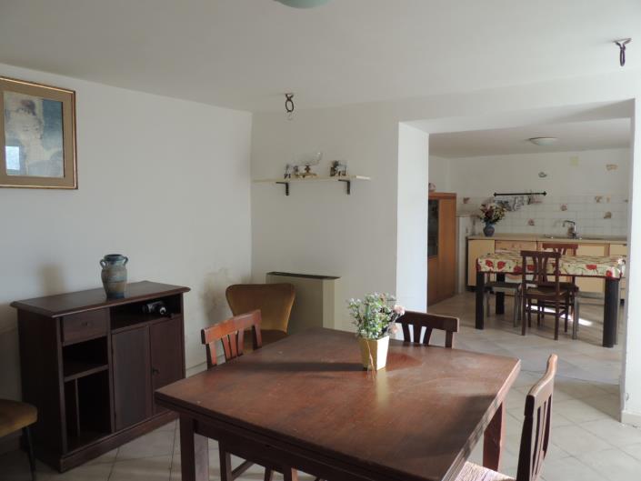 Image No.10-2 Bed Property for sale