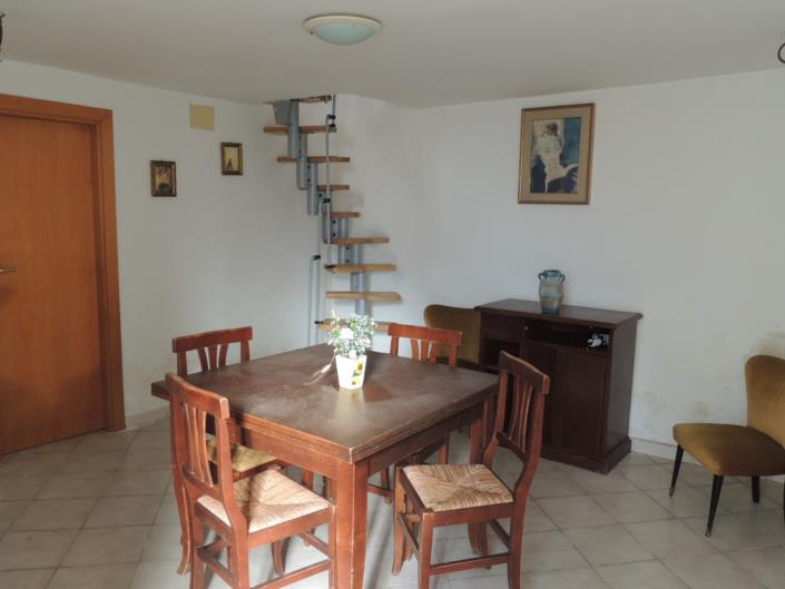 Image No.9-2 Bed Property for sale