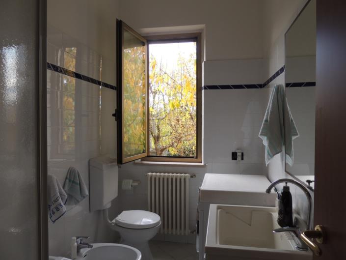 Image No.18-5 Bed Property for sale