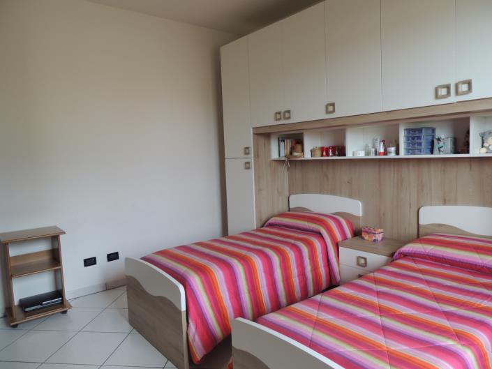 Image No.16-5 Bed Property for sale