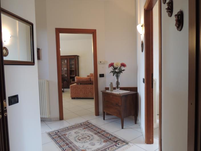 Image No.12-5 Bed Property for sale