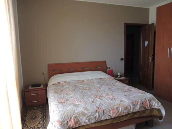 Image No.23-5 Bed Property for sale