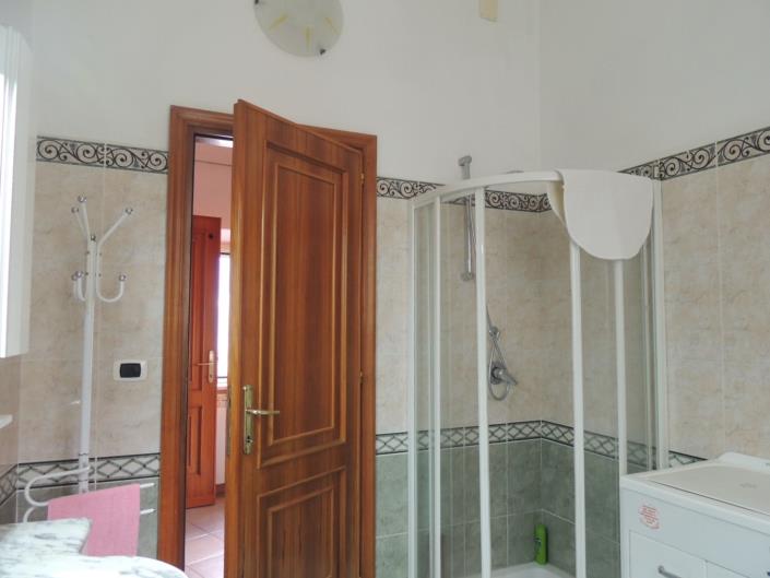 Image No.13-4 Bed Villa / Detached for sale