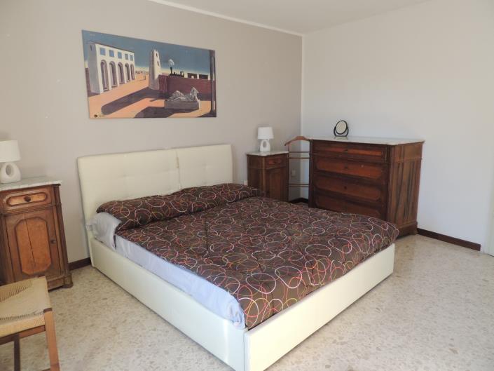 Image No.14-1 Bed Villa / Detached for sale