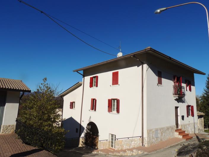 Image No.2-Maison de 3 chambres à vendre à Caramanico Terme