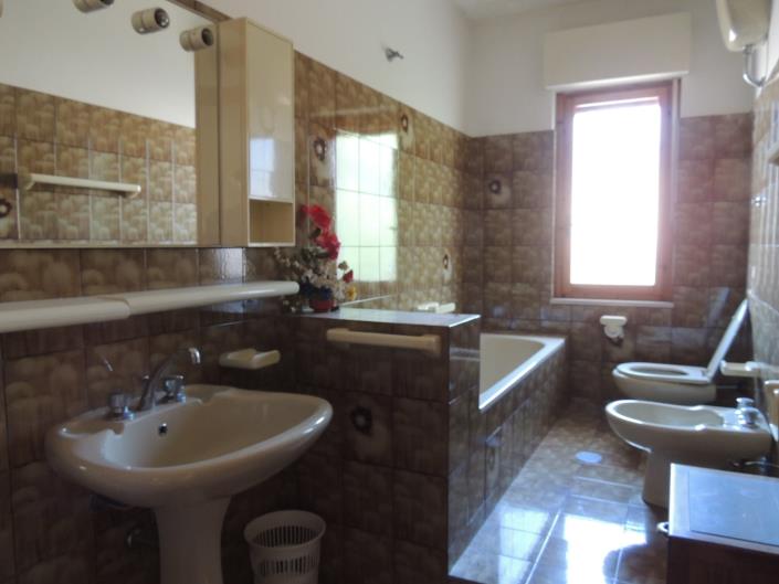 Image No.16-3 Bed Apartment for sale