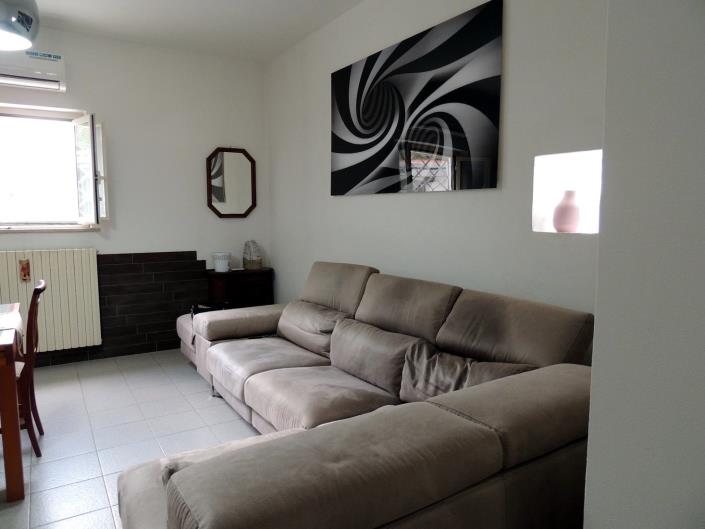 Image No.9-2 Bed Country House for sale