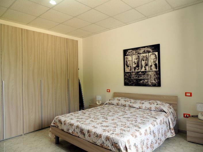 Image No.15-2 Bed Country House for sale