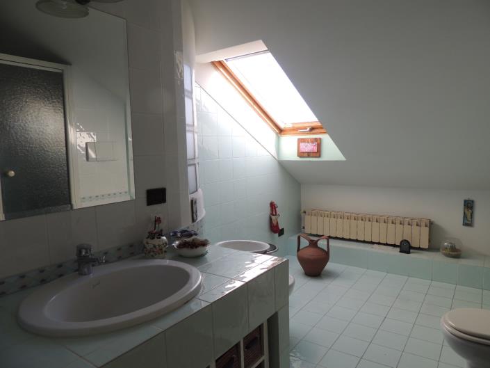 Image No.15-2 Bed Apartment for sale