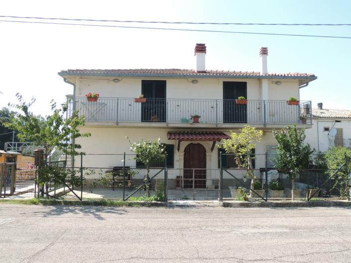 Image No.4-Villa / Détaché de 4 chambres à vendre à Caramanico Terme