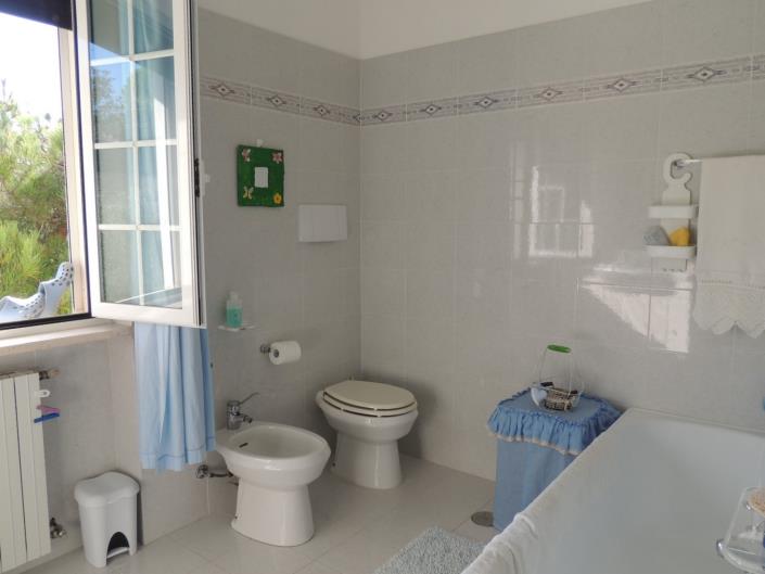 Image No.19-3 Bed Villa for sale