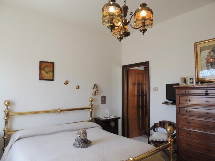 Image No.32-2 Bed Apartment for sale