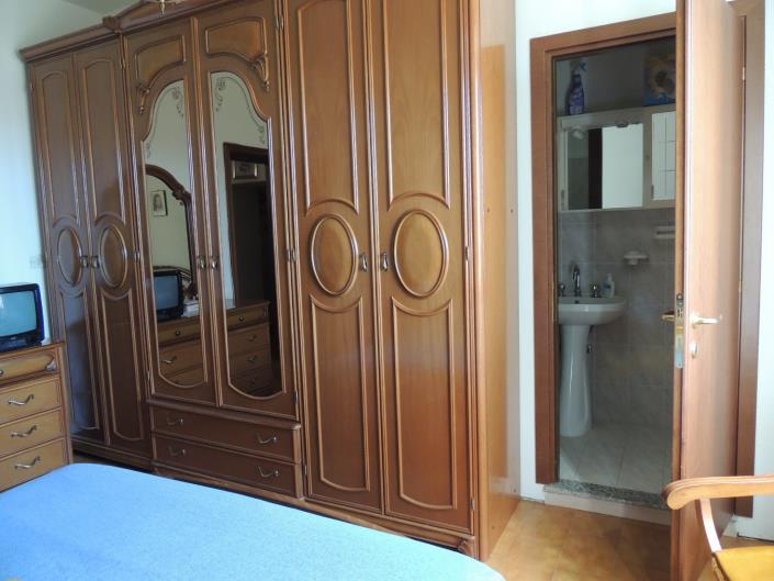 Image No.8-3 Bed Apartment for sale