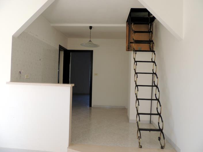 Image No.13-1 Bed House for sale