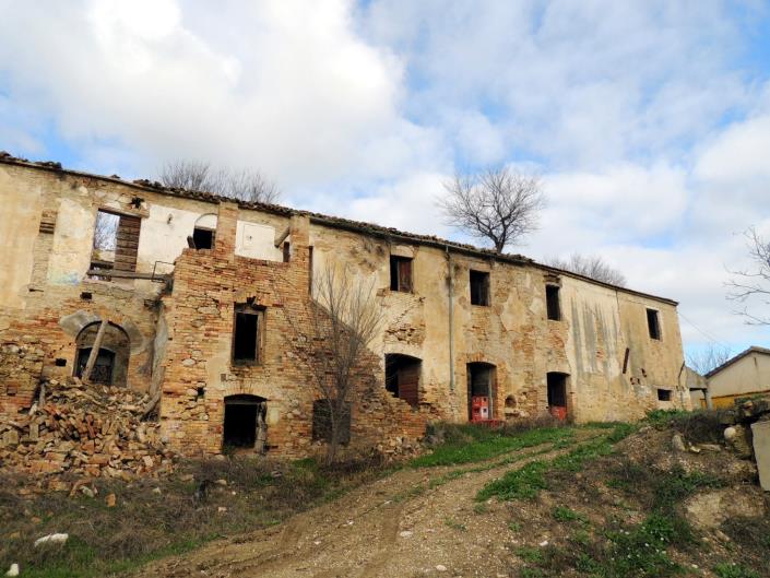 Image No.6-5 Bed House for sale