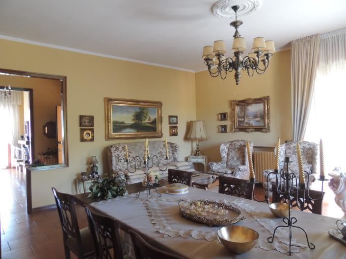 Image No.12-3 Bed Apartment for sale