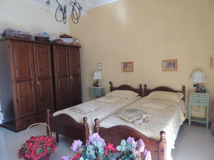 Image No.18-3 Bed Apartment for sale