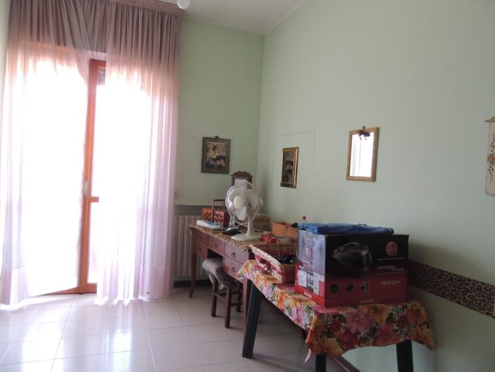 Image No.19-3 Bed Apartment for sale