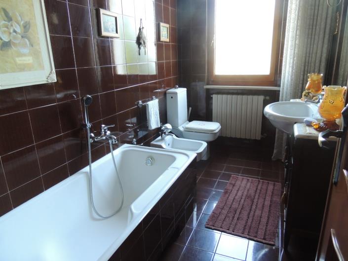 Image No.20-3 Bed Apartment for sale