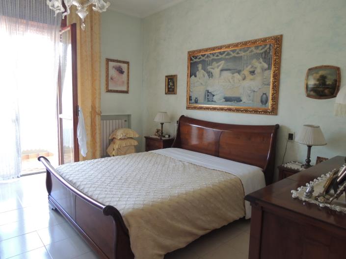 Image No.22-3 Bed Apartment for sale