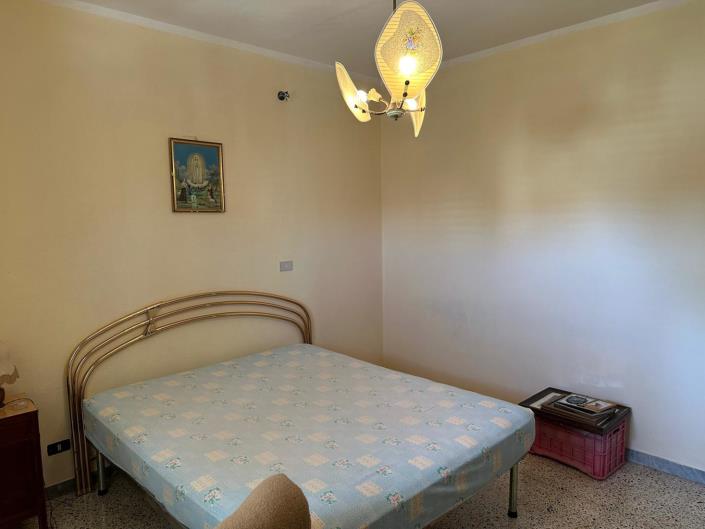 Image No.24-3 Bed Property for sale