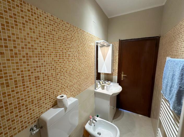 Image No.27-3 Bed Property for sale