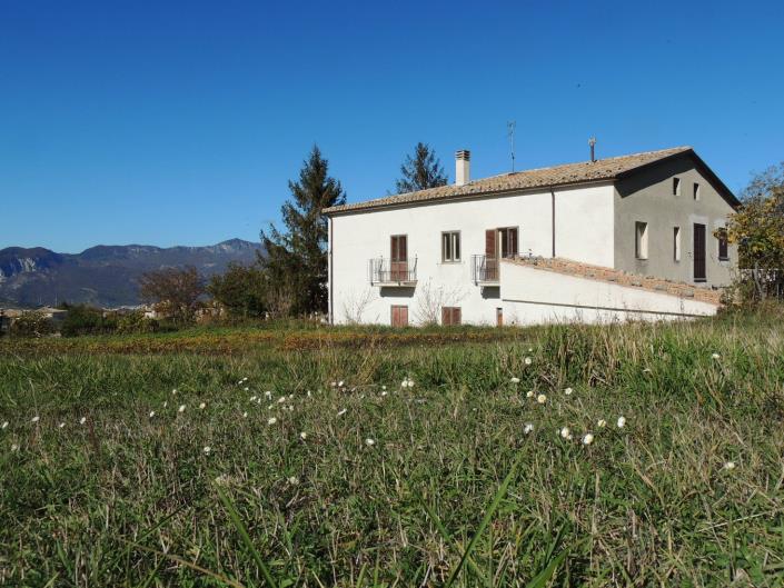 Image No.2-3 Bed Country House for sale