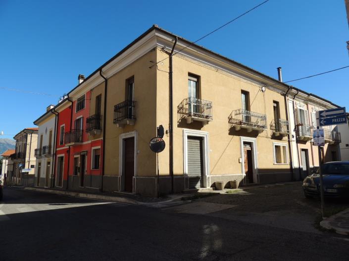 Image No.2-3 Bed House for sale