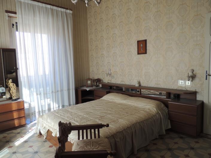 Image No.15-3 Bed House for sale