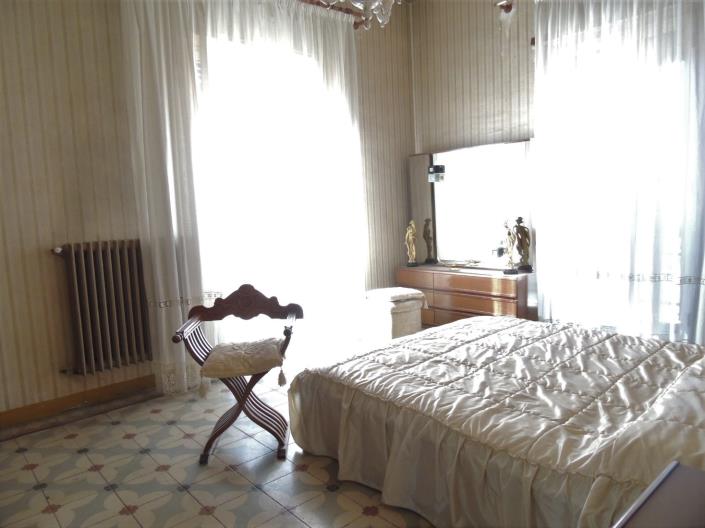 Image No.16-3 Bed House for sale