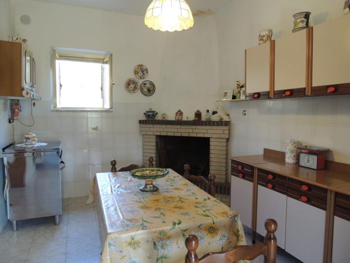 Image No.11-3 Bed Country House for sale