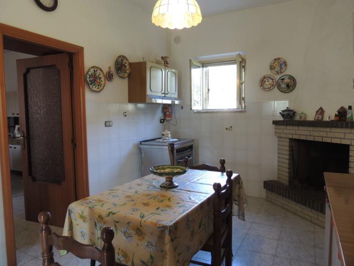 Image No.12-3 Bed Country House for sale