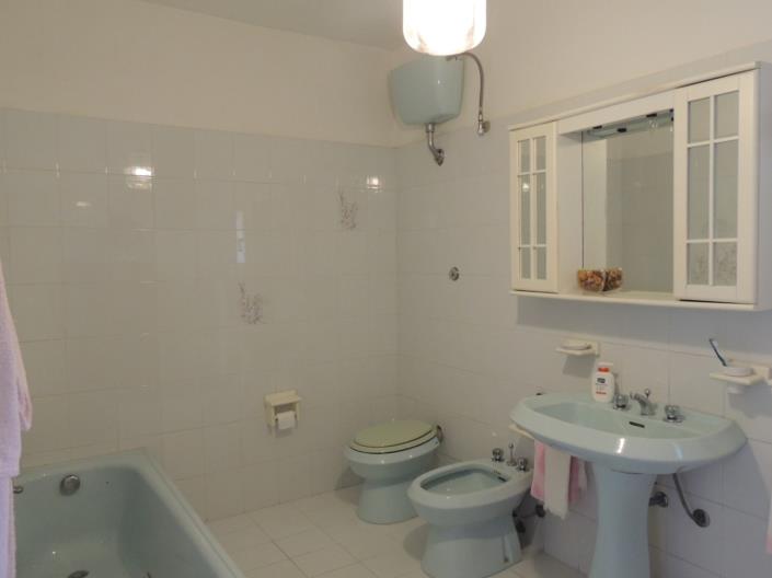 Image No.20-3 Bed Country House for sale