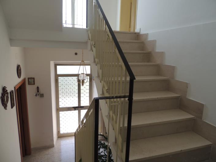 Image No.22-3 Bed Country House for sale