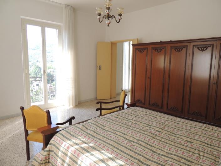 Image No.24-3 Bed Country House for sale