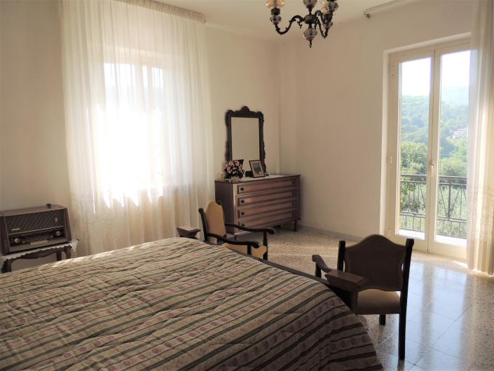 Image No.25-3 Bed Country House for sale