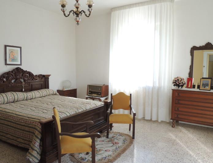 Image No.26-3 Bed Country House for sale