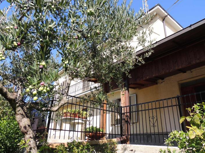 Image No.37-3 Bed Country House for sale