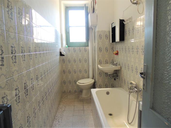 Image No.20-2 Bed Apartment for sale