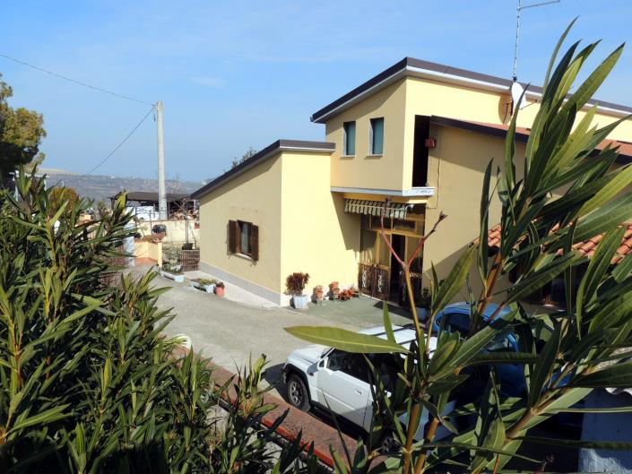 Image No.3-2 Bed Villa for sale