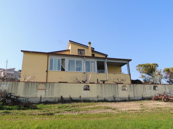 Image No.20-2 Bed Villa for sale