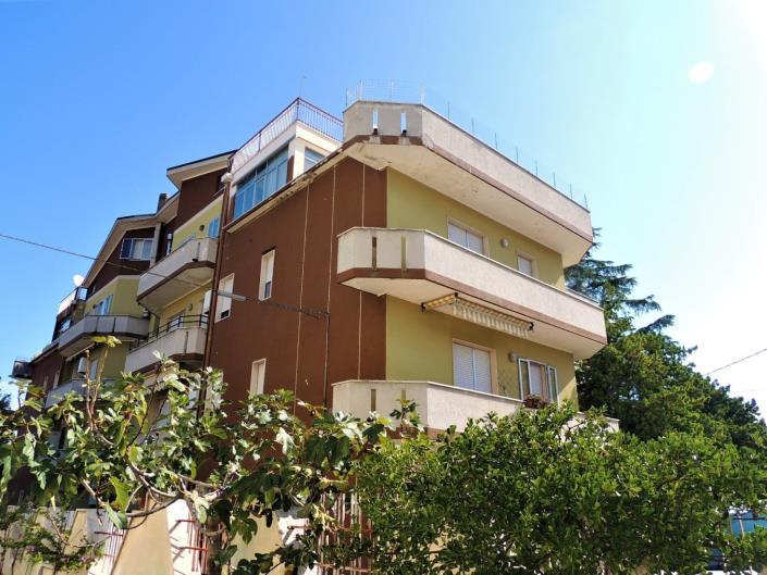 Image No.1-3 Bed Apartment for sale