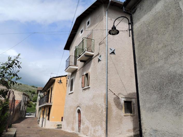 Image No.4-2 Bed House for sale