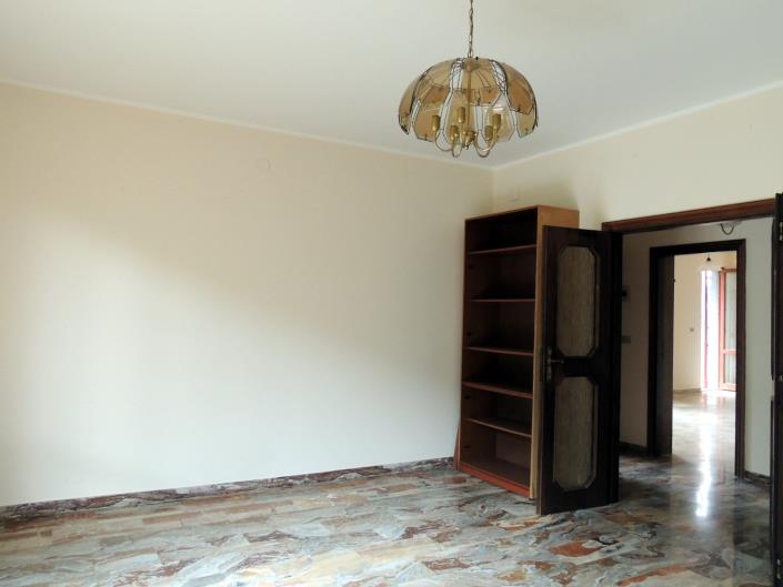 Image No.24-3 Bed Apartment for sale