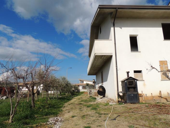 Image No.22-3 Bed Villa for sale