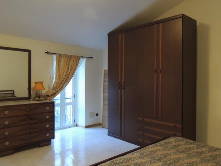 Image No.10-2 Bed House for sale