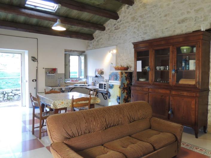 Image No.11-2 Bed House for sale