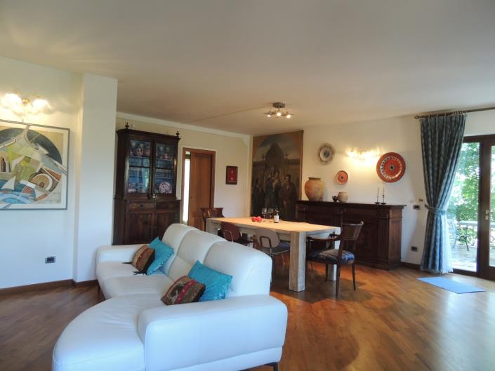 Image No.10-3 Bed Villa for sale