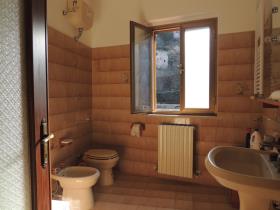 Image No.12-2 Bed Villa / Detached for sale